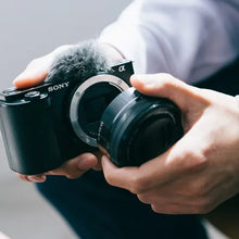 Load image into Gallery viewer, Cámara para vloggers Sony ZV-E10 + 16-50mm (ZVE10LBDI.EU)